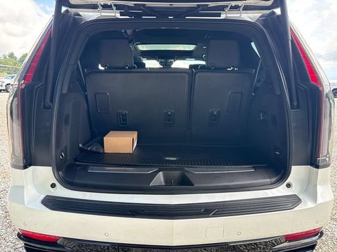 Certified 2024 Cadillac Escalade Sport w/ LPO, Floor Liner Package AWD/4WD image 15