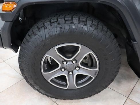 Used 2018 Jeep Wrangler Unlimited Sport S AWD/4WD image 24