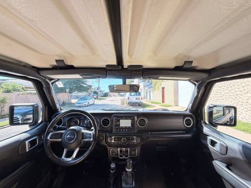 Used 2019 Jeep Wrangler Unlimited Sahara AWD/4WD image 25