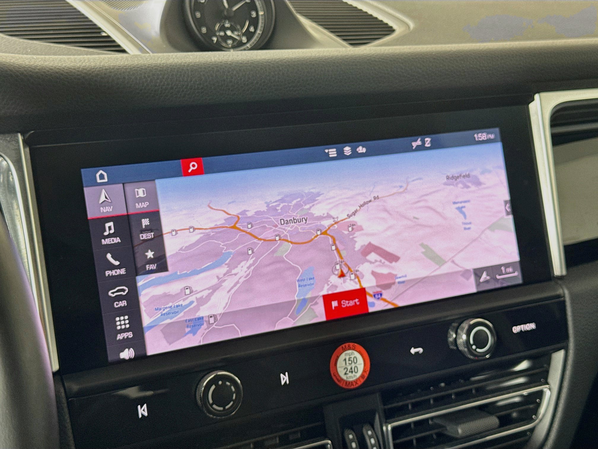 Certified 2023 Porsche Macan AWD/4WD image 17
