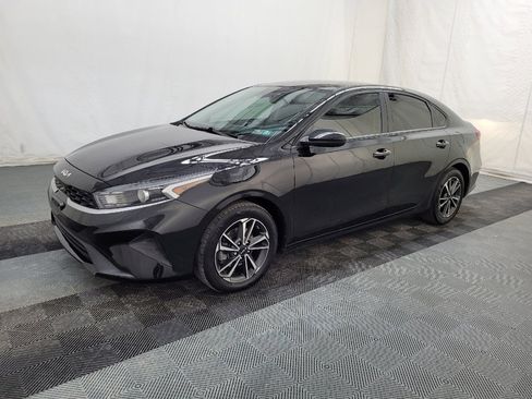 Used 2022 Kia Forte LXS image 2