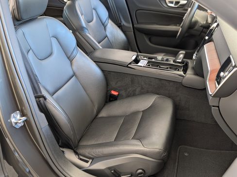 Used 2021 Volvo S60 T8 R-Design Expression image 20