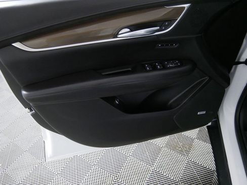 Used 2019 Cadillac XT5 Platinum image 14