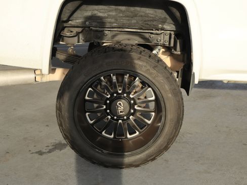 Used 2017 GMC Sierra 3500 Denali w/ Duramax Plus Package image 5