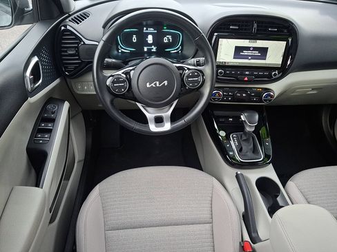 Certified 2023 Kia Soul EX image 11