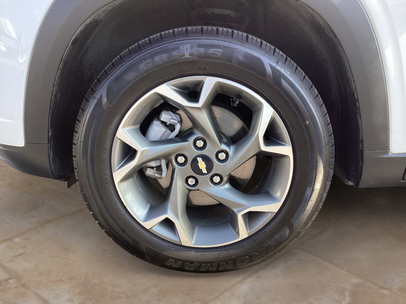 Used 2025 Chevrolet Trax LT FWD image 30