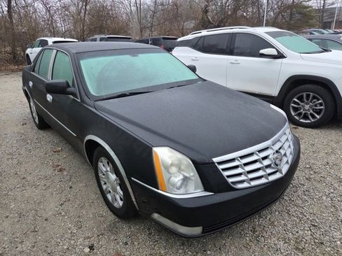 Used 2011 Cadillac DTS image 3