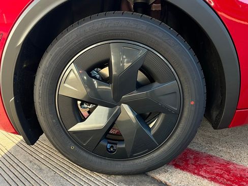 New 2026 Toyota Prius Plug-In Hybrid image 9