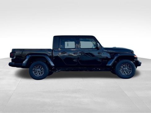 New 2026 Jeep Gladiator Sport AWD/4WD image 8