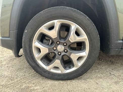 Used 2020 Jeep Compass Limited AWD/4WD image 16