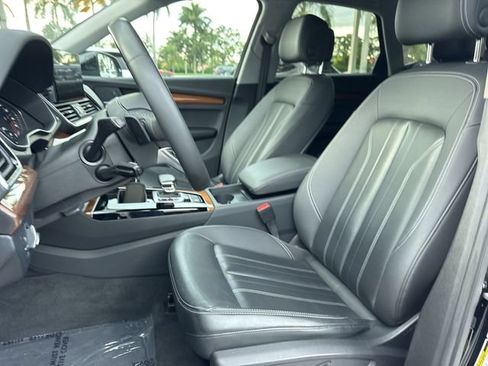Used 2023 Audi Q5 2.0T Premium w/ Convenience Package AWD/4WD image 11