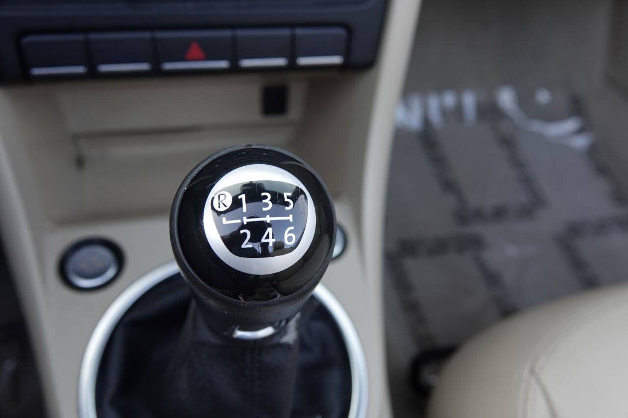 Used 2014 Volkswagen Beetle TDI FWD image 84