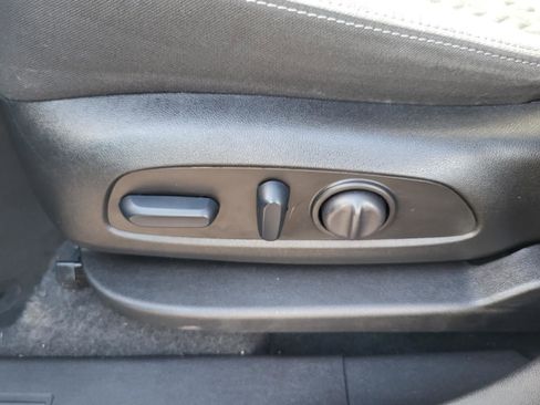 Used 2024 Chevrolet Equinox LS w/ LS Convenience Package image 18