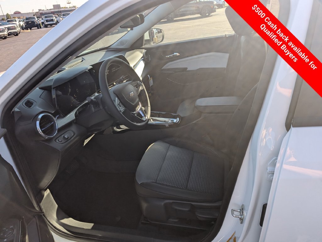 New 2026 Chevrolet Trax LT w/ LT Convenience Package FWD image 11