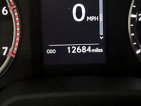 Used 2022 Lexus GX 460 Premium w/ Premium Package image 25