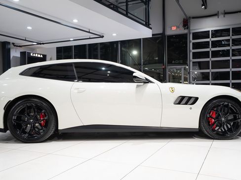 Used 2018 Ferrari GTC4Lusso T image 6
