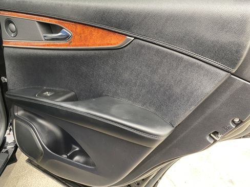 Used 2019 Lincoln Nautilus Reserve image 19