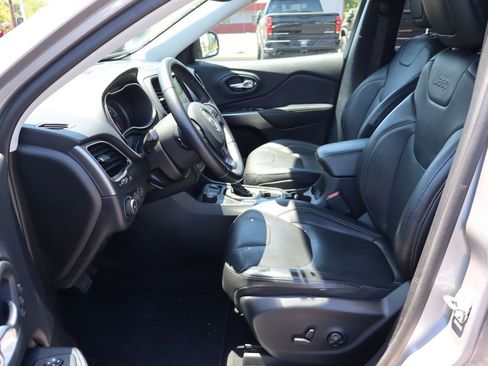 Used 2019 Jeep Cherokee Limited AWD/4WD image 4