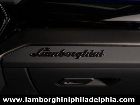 Used 2024 Lamborghini Urus S image 37