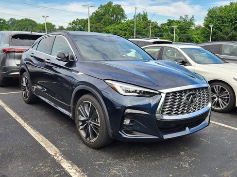 Used 2023 INFINITI QX55 Essential AWD/4WD image 2