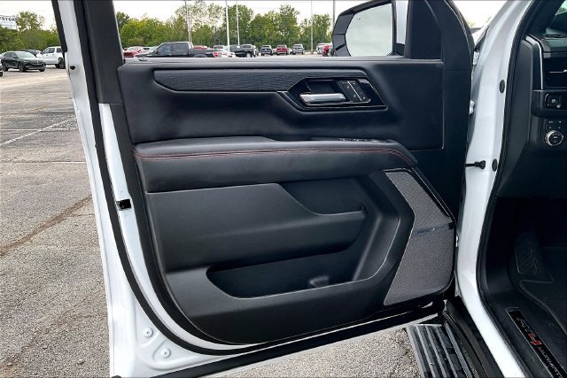 Used 2025 GMC Yukon AT4 Ultimate AWD/4WD image 20