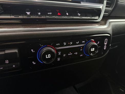 Used 2024 Chevrolet Silverado 2500 LT w/ Convenience Package AWD/4WD image 28