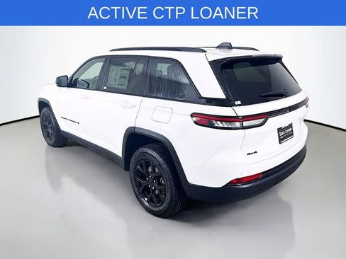 New 2025 Jeep Grand Cherokee Altitude image 5