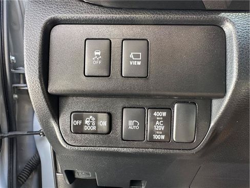 Used 2020 Toyota Tacoma TRD Sport w/ TRD Premium Sport Package AWD/4WD image 26