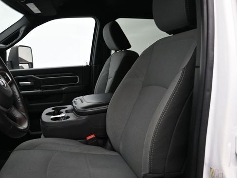 Used 2024 RAM 3500 Big Horn image 13