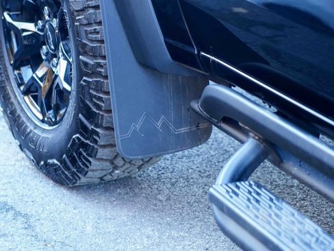 Used 2025 Chevrolet Colorado ZR2 w/ Midnight Edition image 41