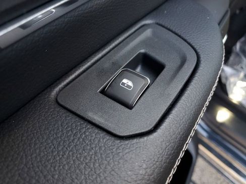 New 2026 RAM 1500 Laramie AWD/4WD image 19