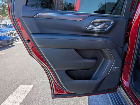 Used 2024 GMC Yukon AT4 w/ Technology Package image 27