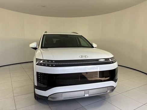New 2026 Hyundai Ioniq 9 SE AWD/4WD image 8