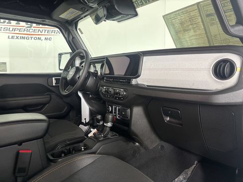 Used 2024 Jeep Wrangler Sport AWD/4WD image 24