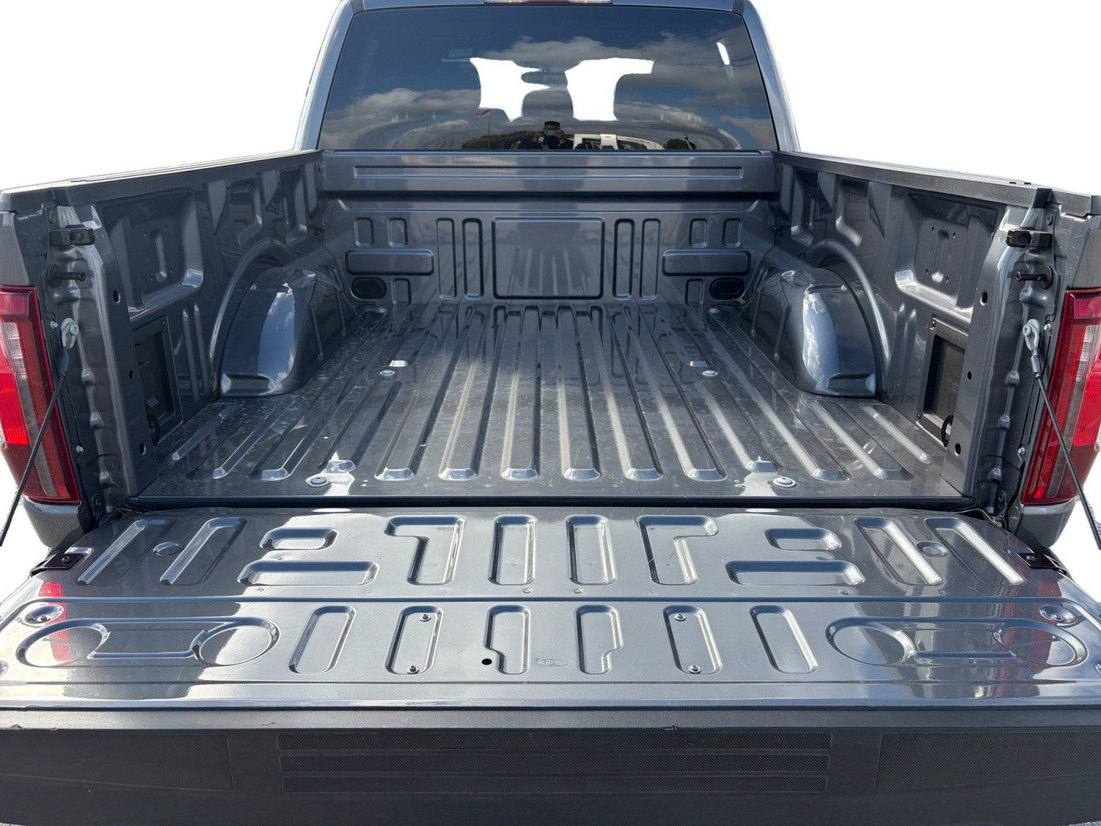 Used 2026 Ford F150 XLT w/ XLT Black Appearance Package RWD image 23