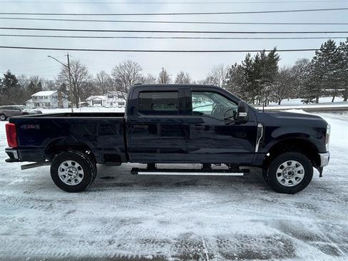 Used 2024 Ford F250 XLT w/ Snow Plow Prep Package image 7