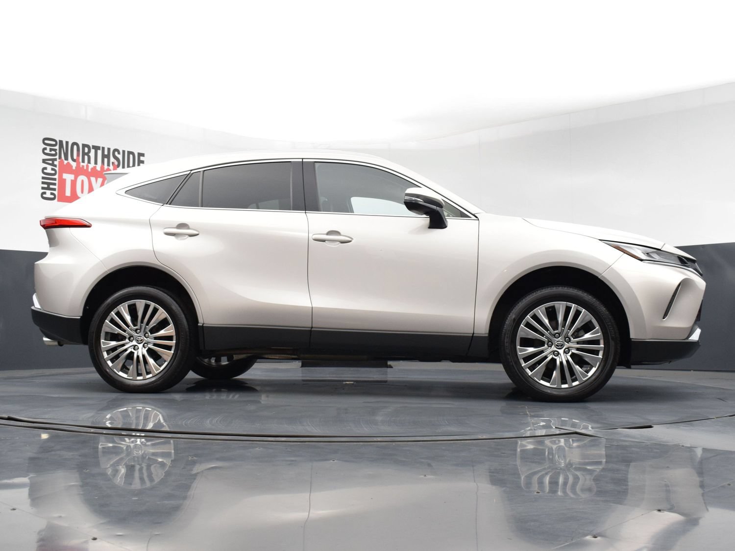 Used 2023 Toyota Venza XLE AWD/4WD image 33