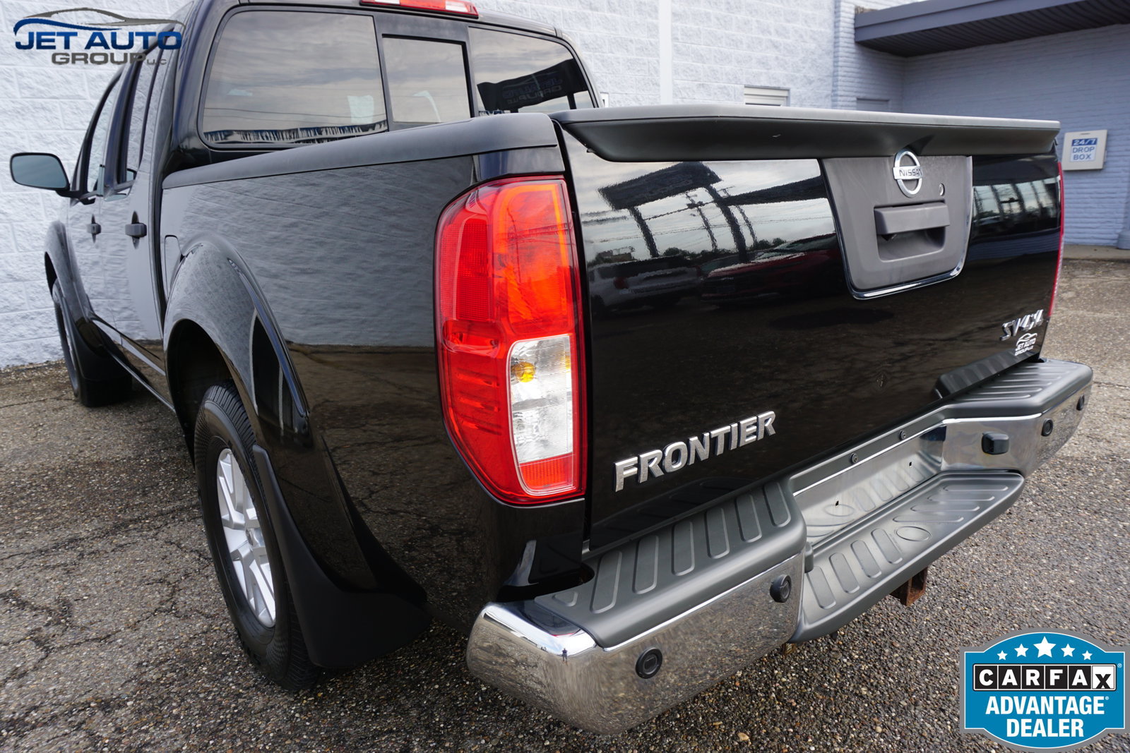 Used 2016 Nissan Frontier SV w/ SV Value Truck Package AWD/4WD image 9