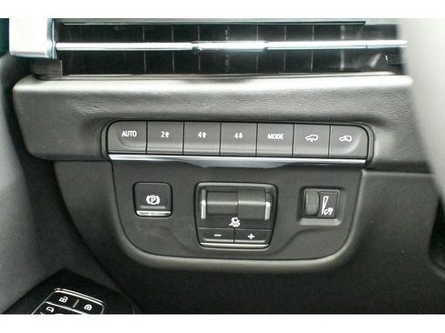 New 2026 Cadillac Escalade ESV Platinum Sport w/ LPO, ONYX Package image 31