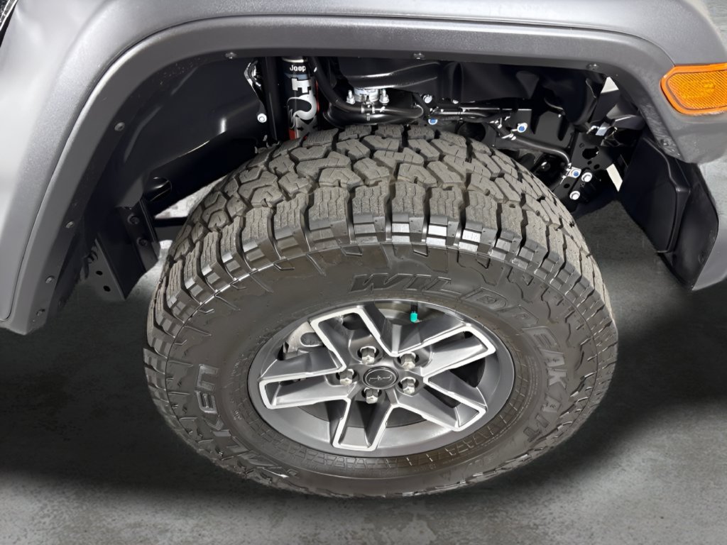 Used 2025 Jeep Gladiator Mojave w/ Safety Group AWD/4WD image 12