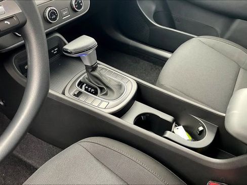 New 2026 Hyundai Kona SE image 8