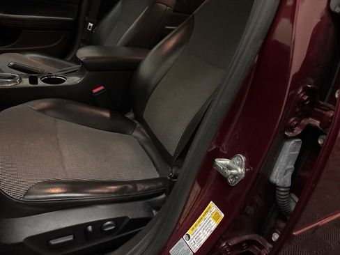 Used 2016 Chevrolet Malibu LT w/ Power Convenience Package image 9