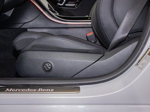 Used 2025 Mercedes-Benz C 300 4MATIC Sedan image 15