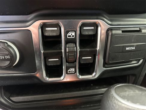 Used 2023 Jeep Gladiator Sport image 28