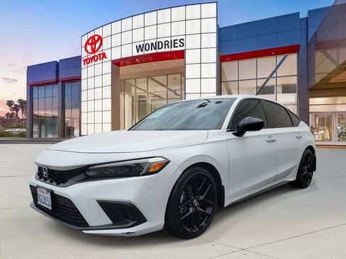 Used 2023 Honda Civic Sport image 2