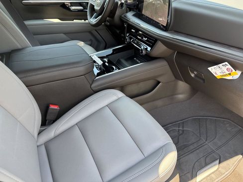New 2026 Chevrolet Suburban LT w/ Comfort Package RWD image 37