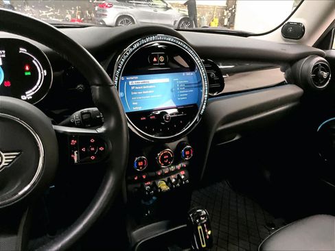 Used 2024 MINI Cooper SE FWD image 9