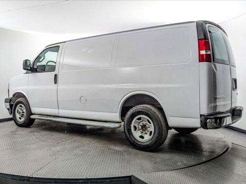 Used 2017 GMC Savana 2500 RWD image 6