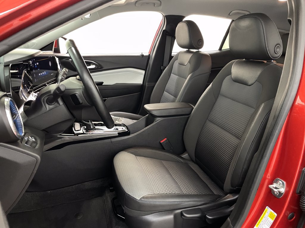 Certified 2024 Chevrolet Trax LT w/ Driver Confidence Package FWD image 21