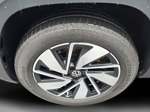 Certified 2024 Volkswagen Atlas SE FWD image 29